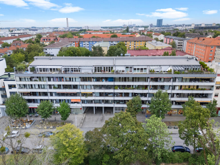 Vogelperspektive Gebäudefront