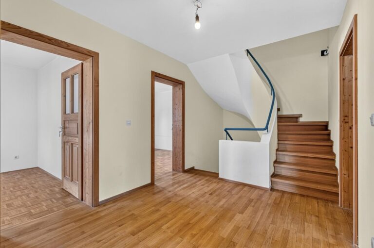 Treppenhaus im EG